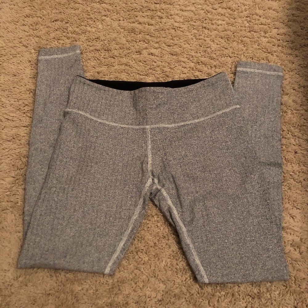 Lululemon full length chevron pattern legging